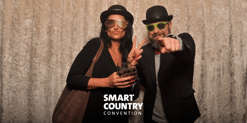 Loreen und Daniel auf der Smart Country Convention